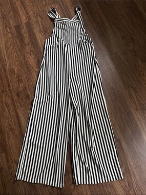 HALARA Black & White Vertical Stripe Wide-Leg Jumpsuit